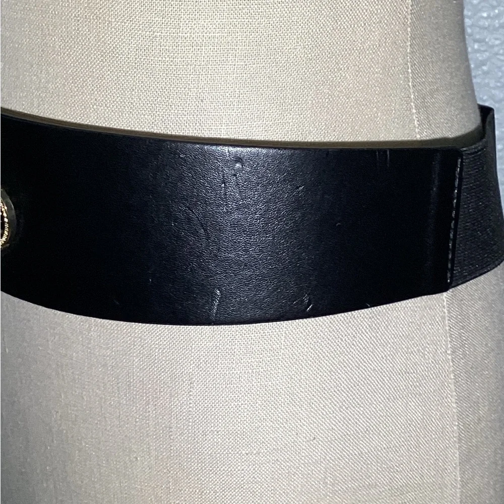 Chico’s black elastic faux leather belt size large